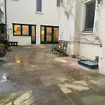 Quiet Apartment Close To Center